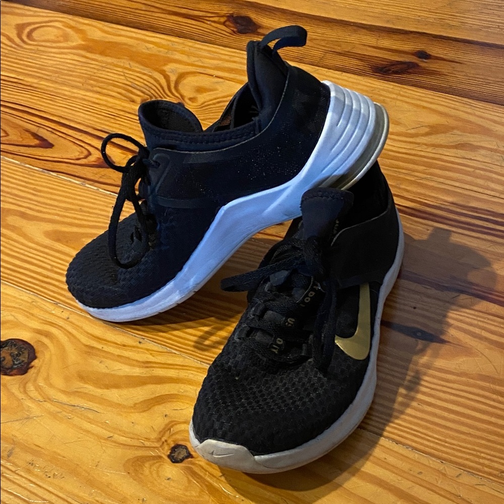 Nike Black and Gold Athletic Shoes 7.5